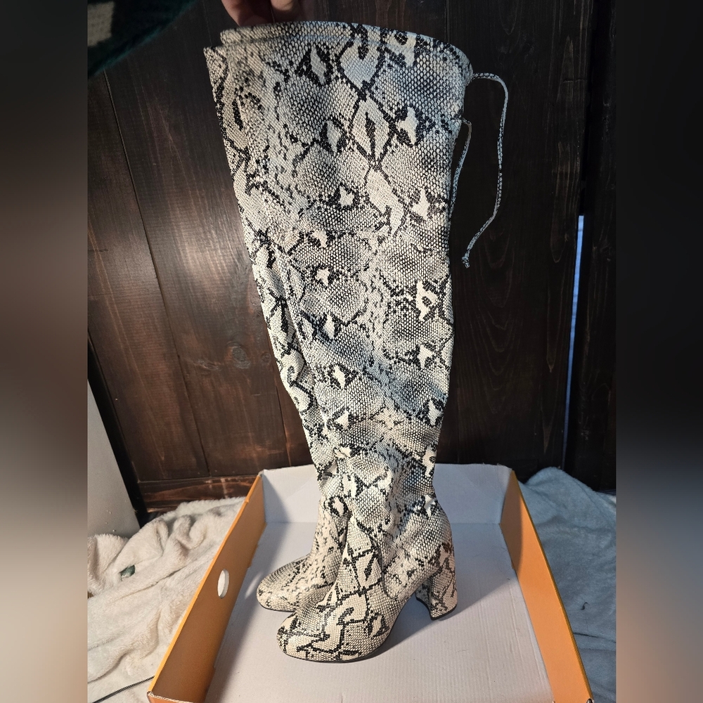 NWOT!!! Snakeskin Unisa Thigh-High Boots